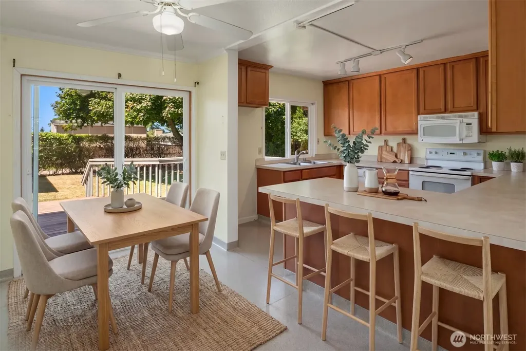 8815 18th Avenue SW Seattle WA 98106