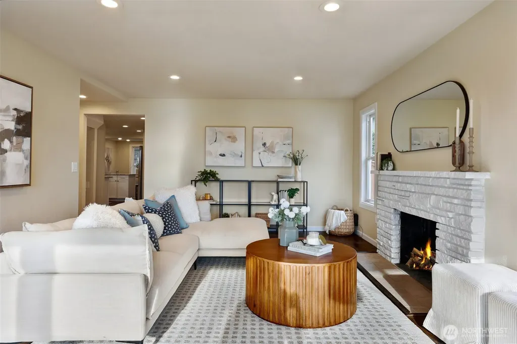 6340 40th Avenue SW Seattle WA 98136