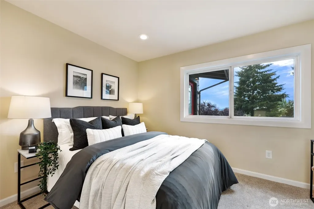 6340 40th Avenue SW Seattle WA 98136