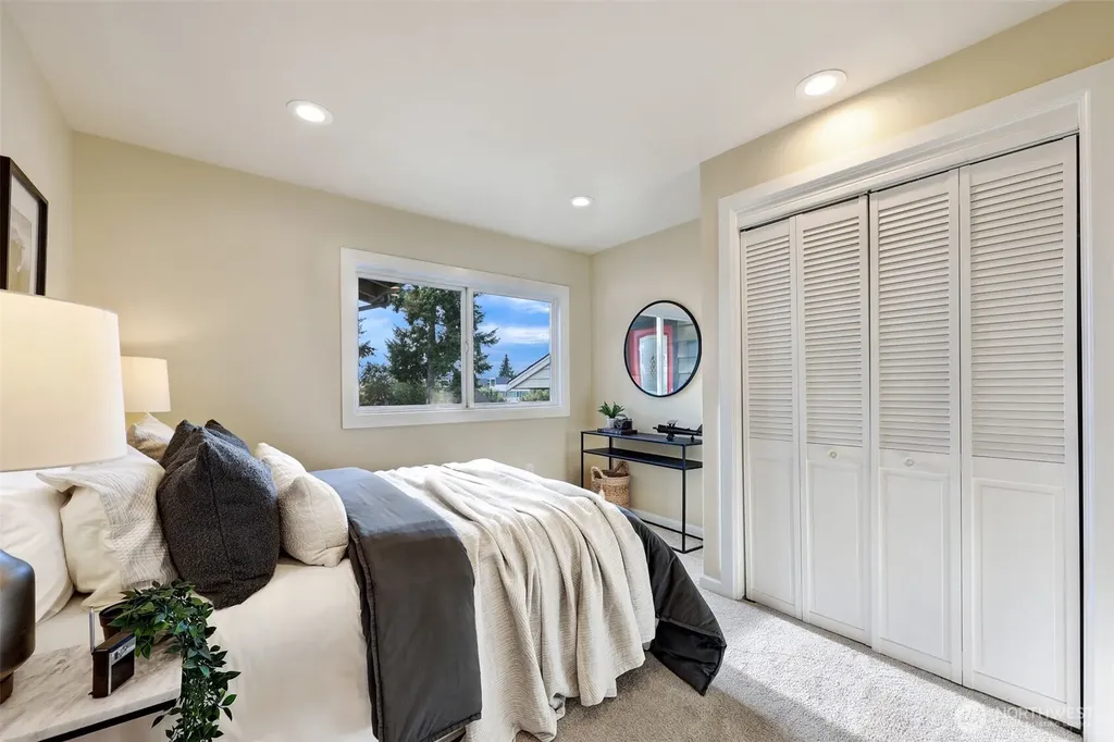 6340 40th Avenue SW Seattle WA 98136