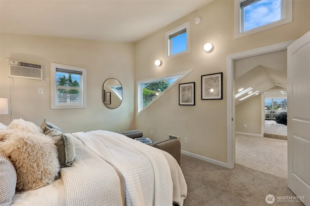 6340 40th Avenue SW Seattle WA 98136