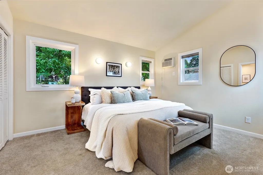 6340 40th Avenue SW Seattle WA 98136
