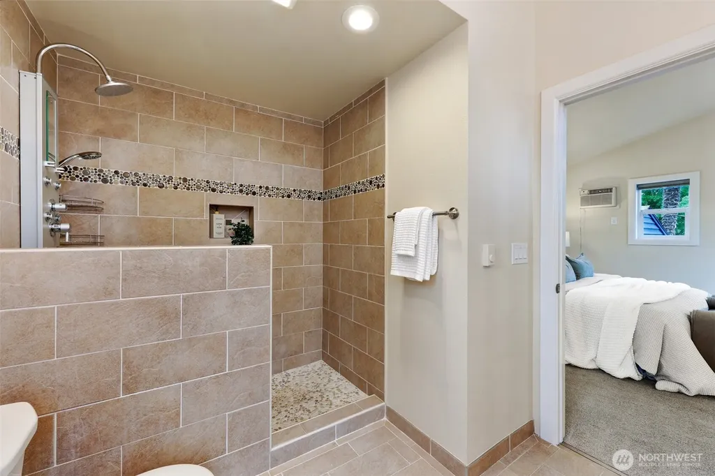 6340 40th Avenue SW Seattle WA 98136