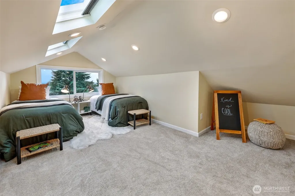 6340 40th Avenue SW Seattle WA 98136