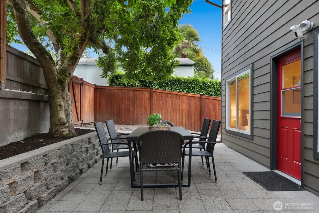 6340 40th Avenue SW Seattle WA 98136