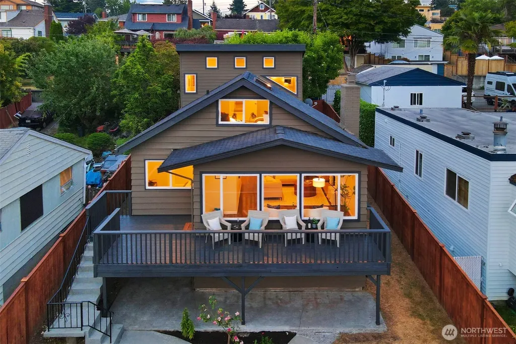 6340 40th Avenue SW Seattle WA 98136