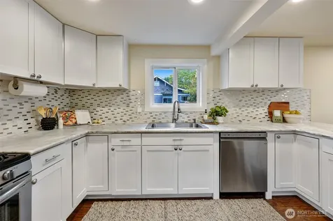 6340 40th Avenue SW Seattle WA 98136
