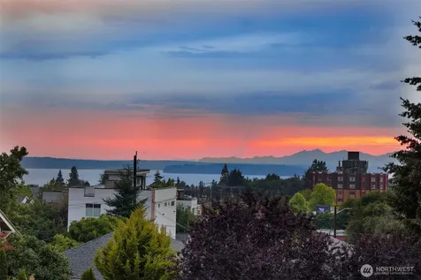 6340 40th Avenue SW Seattle WA 98136