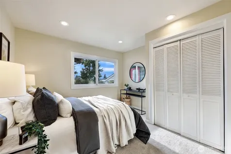 6340 40th Avenue SW Seattle WA 98136