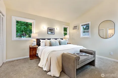 6340 40th Avenue SW Seattle WA 98136