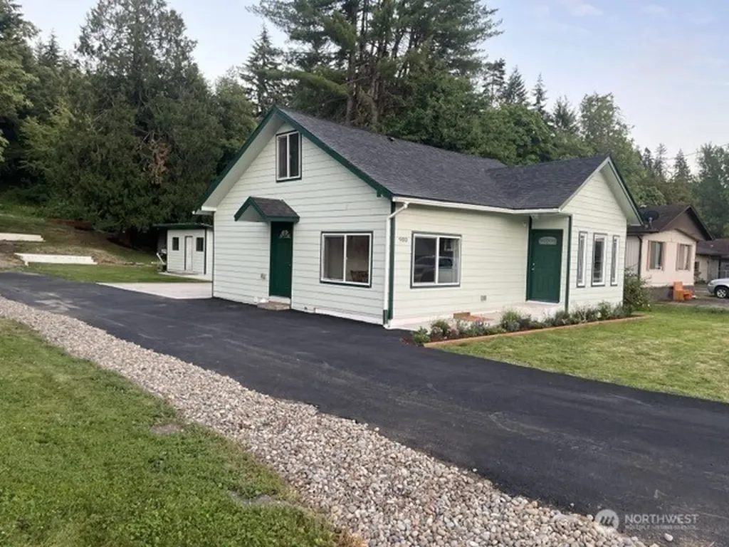900 SE 1st Street Winlock WA 98596
