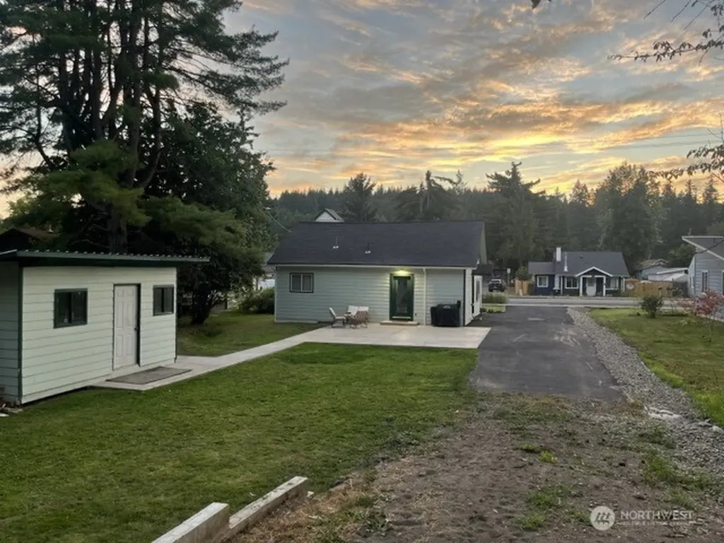 900 SE 1st Street Winlock WA 98596