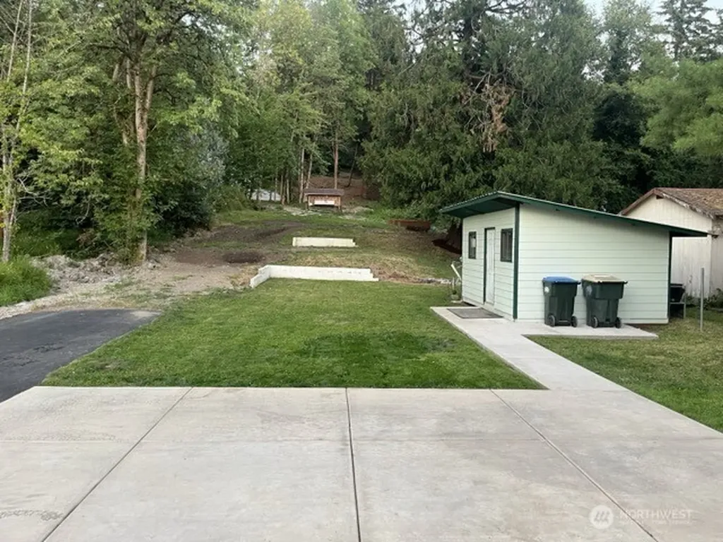 900 SE 1st Street Winlock WA 98596