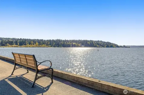 7622 NE Bothell Way Kenmore WA 98028