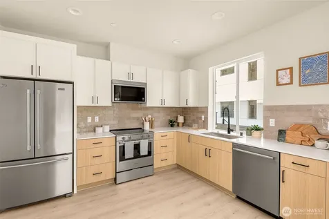 7622 NE Bothell Way Kenmore WA 98028