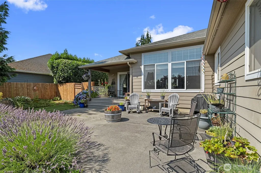 1936 Bridgeview Drive Lynden WA 98264