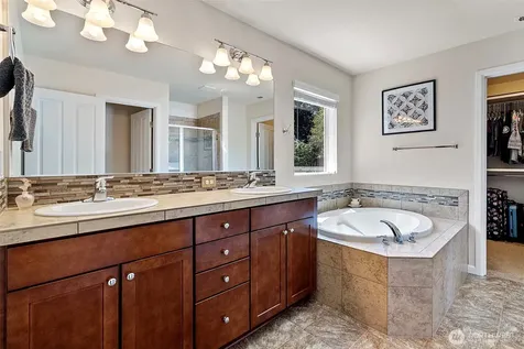 7916 155th Street Ct E Puyallup WA 98375