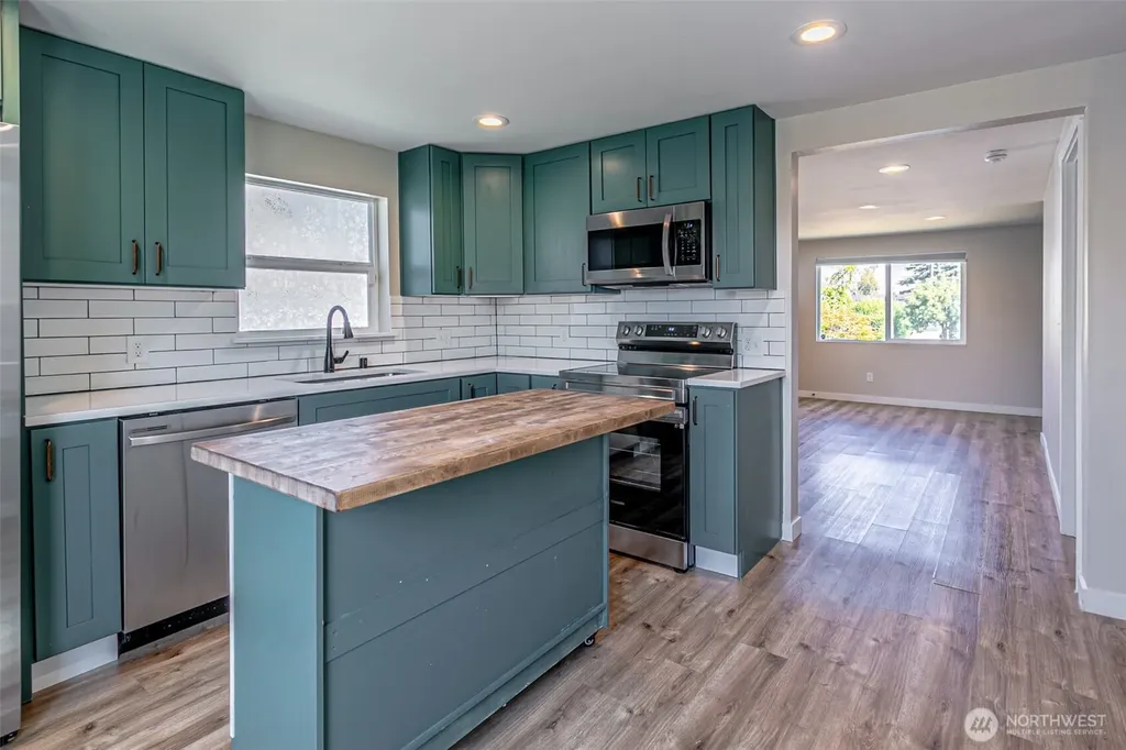 516 S 57th Street Tacoma WA 98408