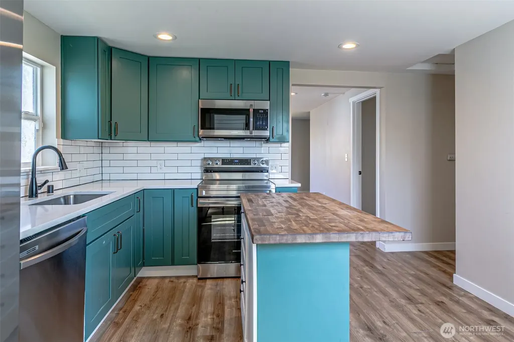 516 S 57th Street Tacoma WA 98408