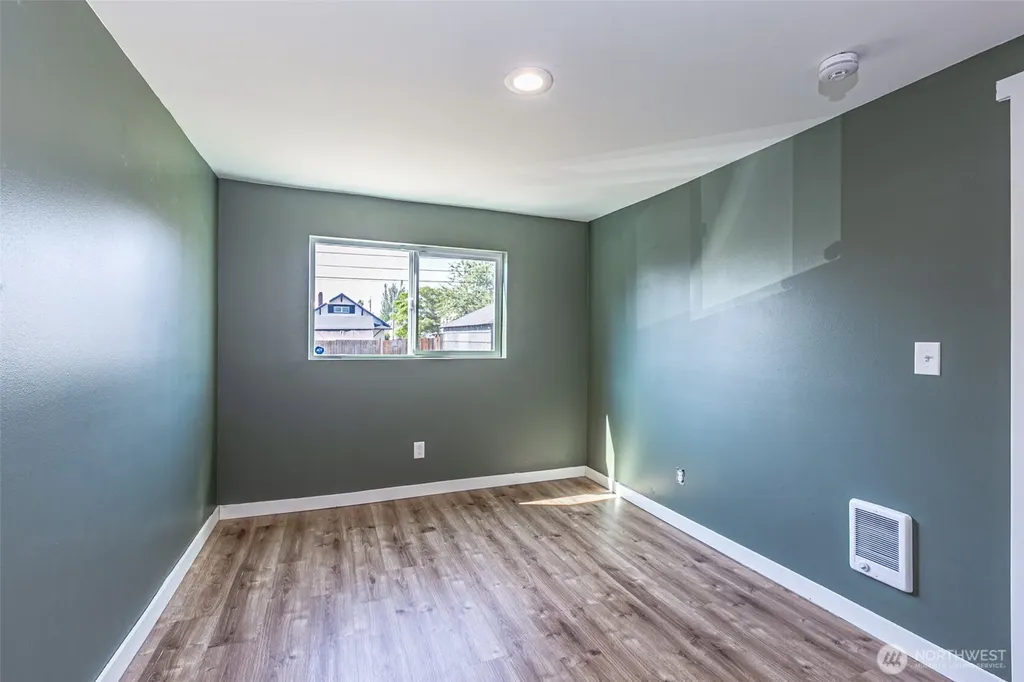 516 S 57th Street Tacoma WA 98408