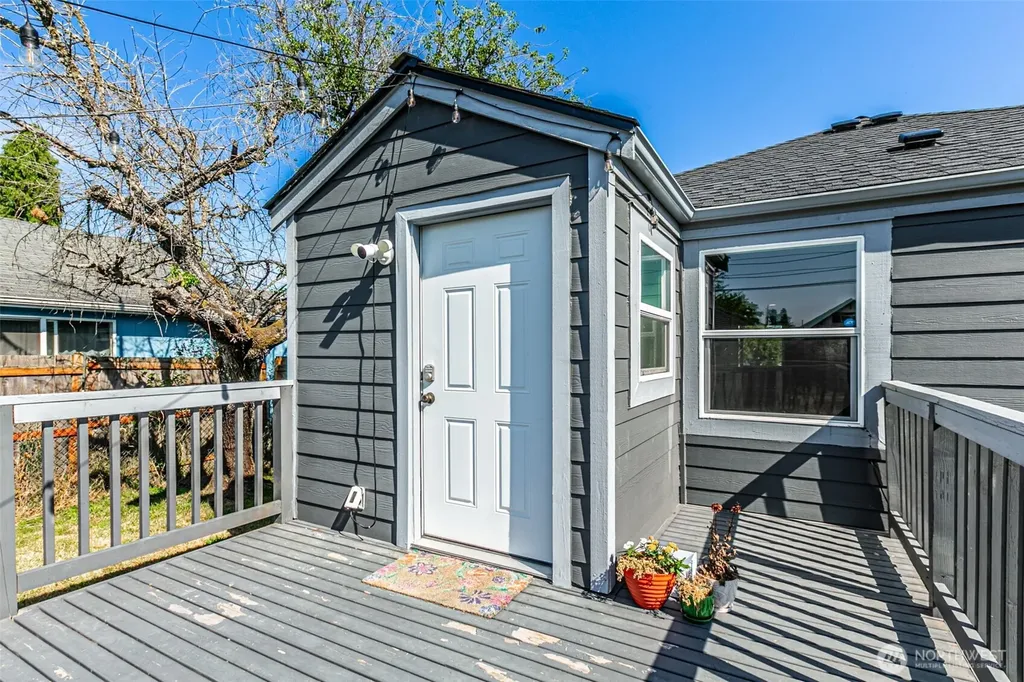 516 S 57th Street Tacoma WA 98408