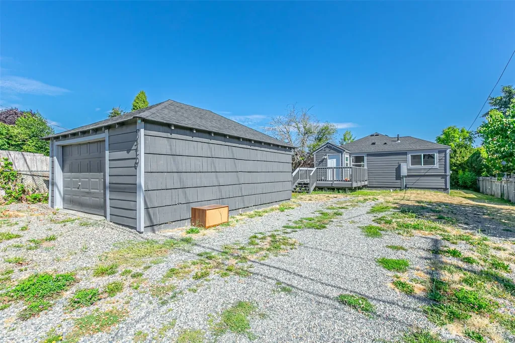 516 S 57th Street Tacoma WA 98408