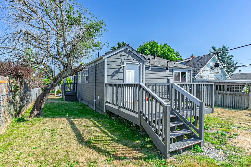516 S 57th Street Tacoma WA 98408