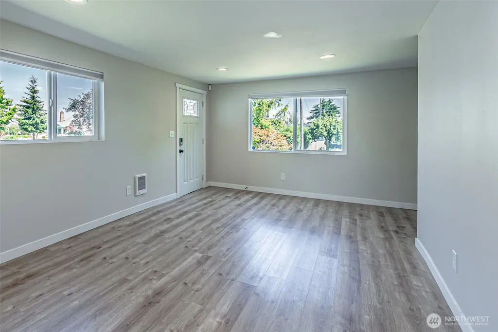 516 S 57th Street Tacoma WA 98408