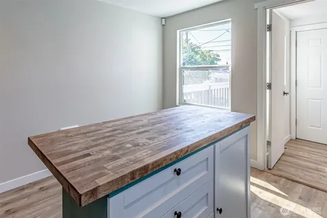 516 S 57th Street Tacoma WA 98408