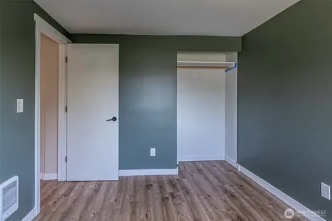 516 S 57th Street Tacoma WA 98408