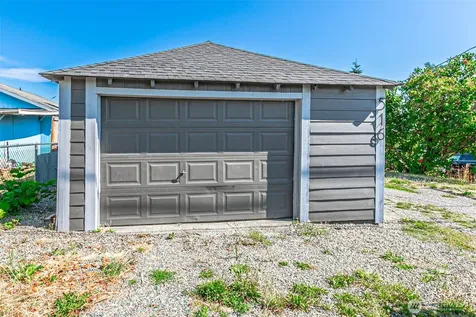 516 S 57th Street Tacoma WA 98408