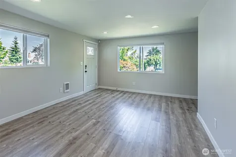 516 S 57th Street Tacoma WA 98408