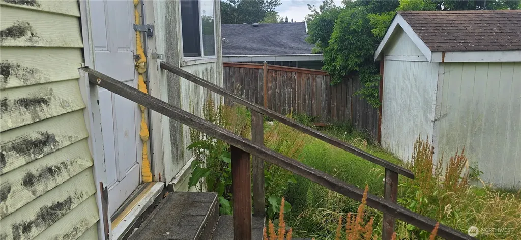 2009 E 35th Street Tacoma WA 98404