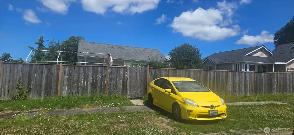 2009 E 35th Street Tacoma WA 98404