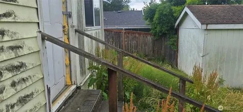 2009 E 35th Street Tacoma WA 98404