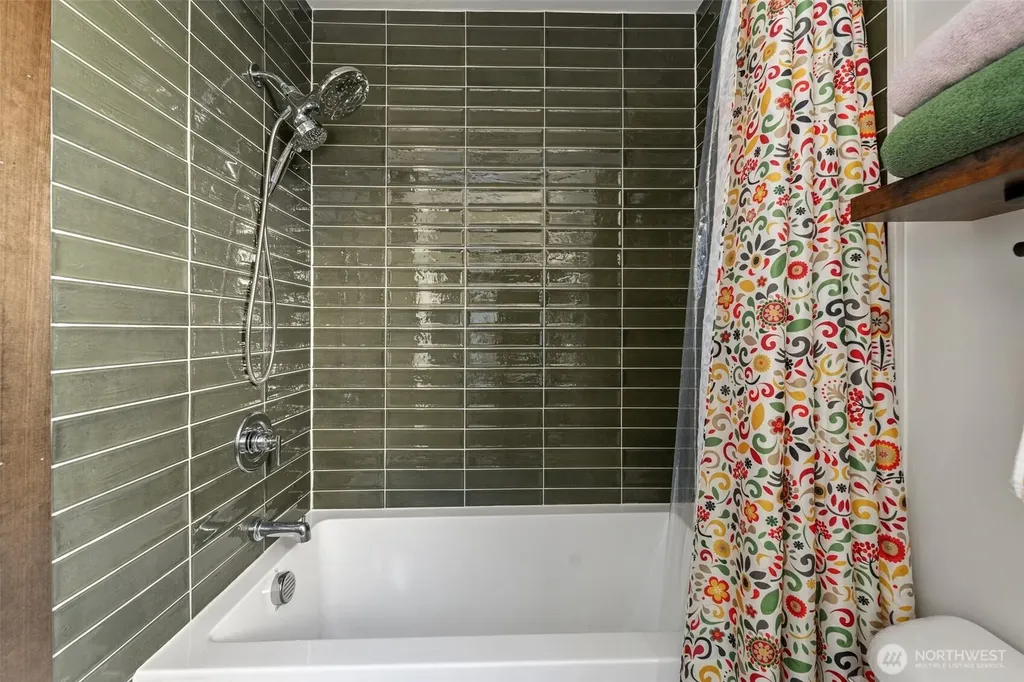 4225 Wintergreen Circle Bellingham WA 98226