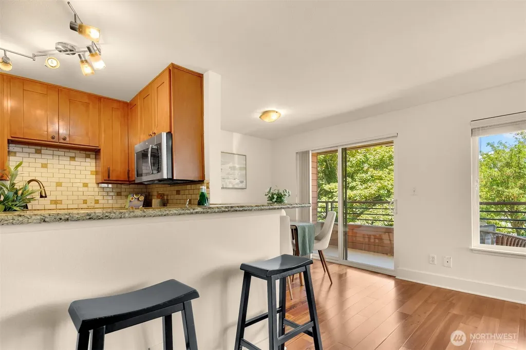1717 5th Avenue N Seattle WA 98109