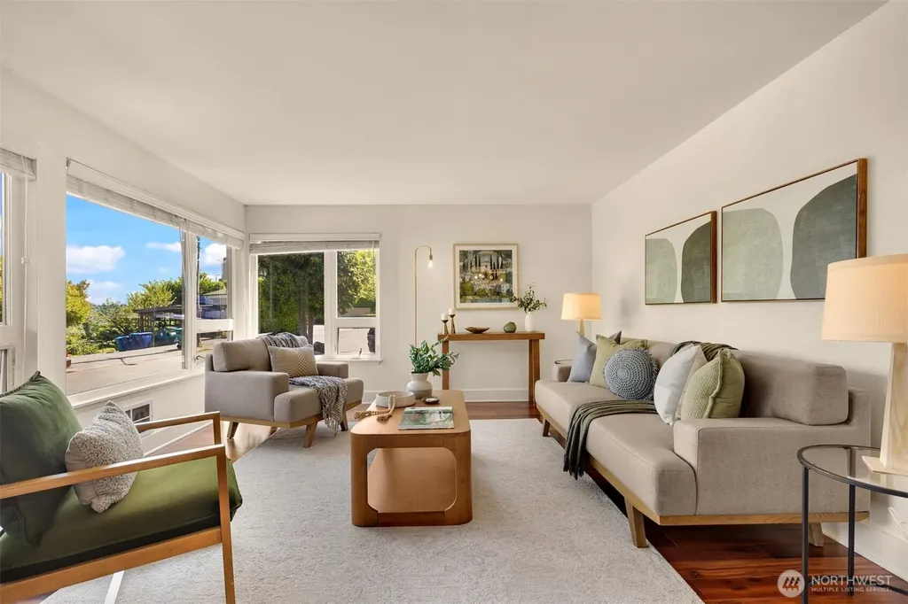 1717 5th Avenue N Seattle WA 98109