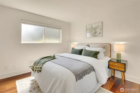 1717 5th Avenue N Seattle WA 98109