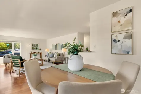 1717 5th Avenue N Seattle WA 98109