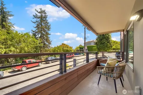 1717 5th Avenue N Seattle WA 98109