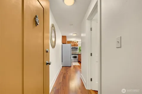 1717 5th Avenue N Seattle WA 98109