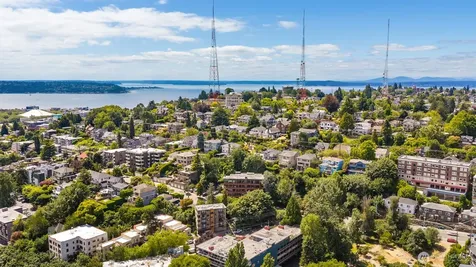 1717 5th Avenue N Seattle WA 98109