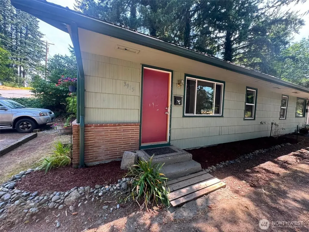 3915 Burwell Street Bremerton WA 98312