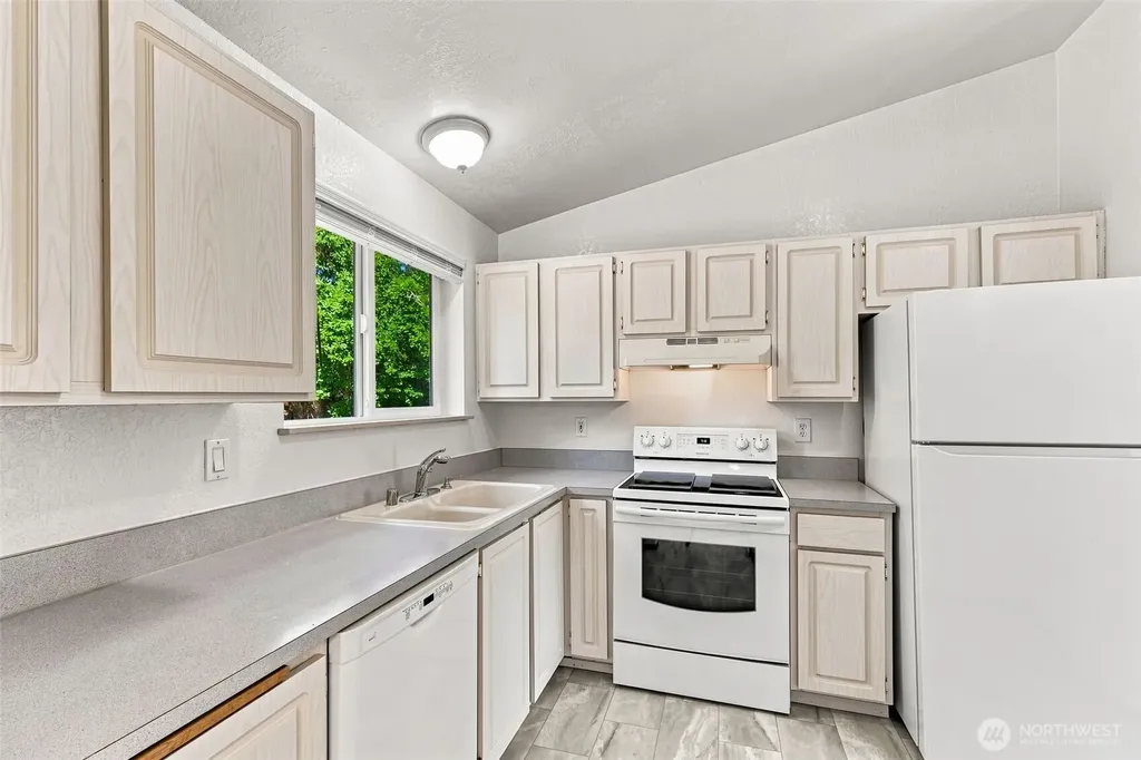 15328 SE 179th Street Renton WA 98058