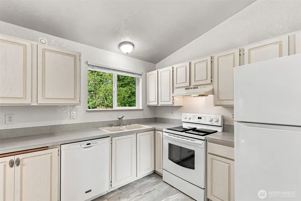 15328 SE 179th Street Renton WA 98058
