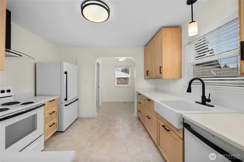 118 E 65th Street Tacoma WA 98404