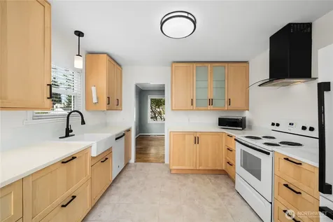 118 E 65th Street Tacoma WA 98404
