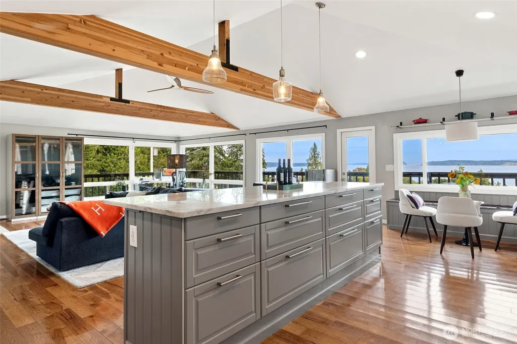 612 Park Avenue Mukilteo WA 98275
