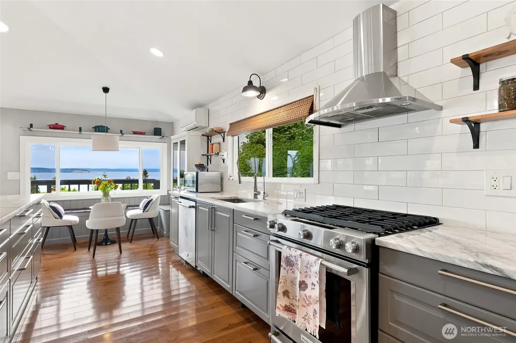 612 Park Avenue Mukilteo WA 98275